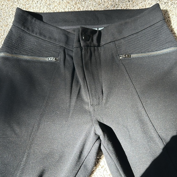 ATHLETA Stellar Knit Crop, Black, Size 6, Like New - Picture 9 of 10